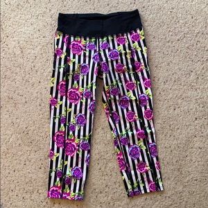 Betsey Johnson Floral Capri Leggings